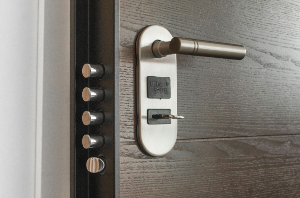 Read more about the article Protecting Your Sanctuary: Choosing the Best Residential Locksmith in Las Vegas